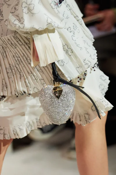 Look 125